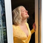 Elisabeth Moss Instagram - 😎 @chloehartstein @tommy_buckett @danielmartin @joannavargasnyc @tiff_net @handmaidsonhulu #thehandmaidstale 9•14•22