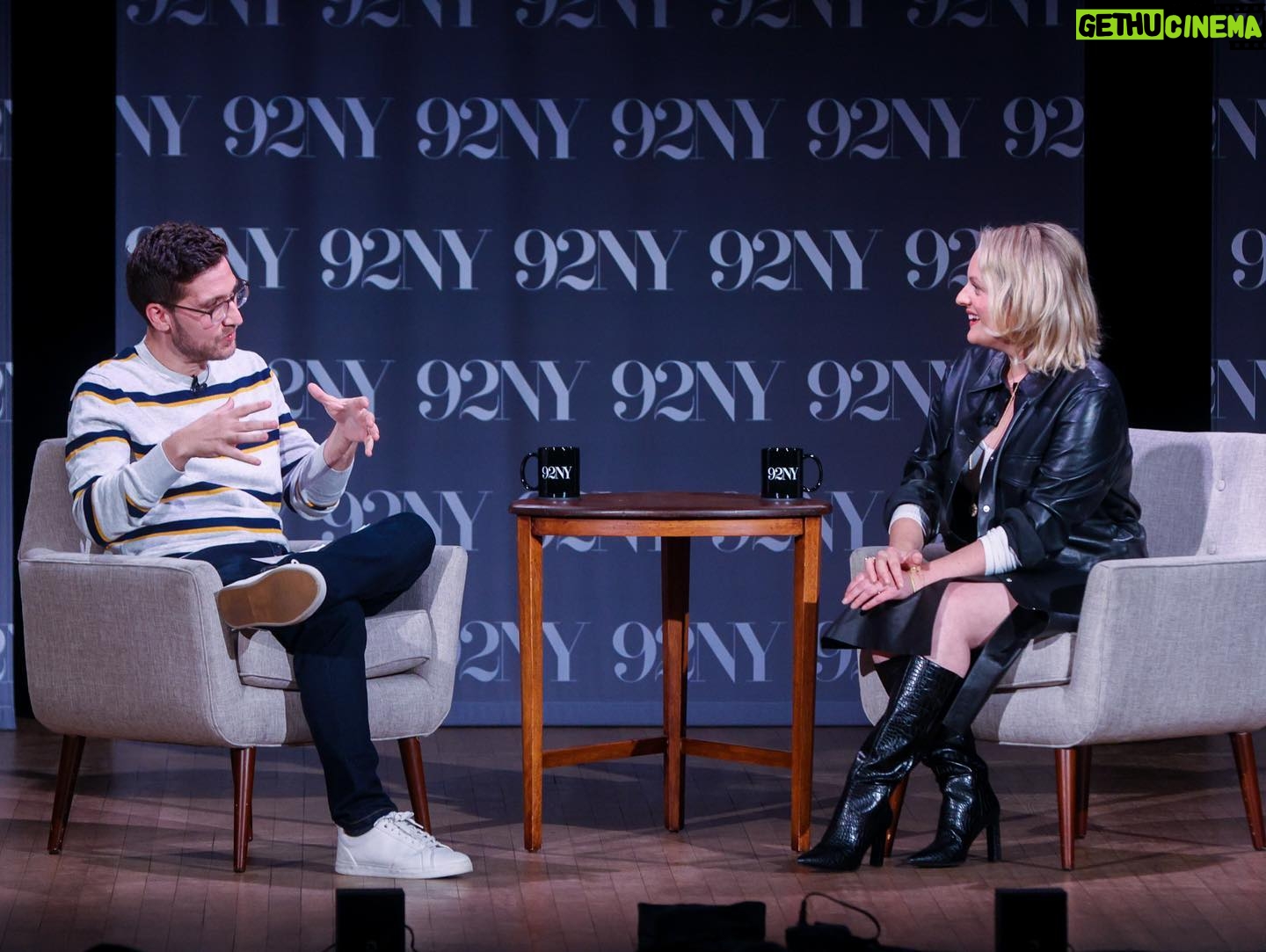 Elisabeth Moss Instagram - We are live, people, we are live!! 🚨 had the pleasure of talking to this gentleman and did my best absolute best to not act a fool in my fandom, but now I can say in the privacy of my home that he has my favorite podcast and I’ve listened to every single episode and was my absolute privilege to get to do a second appearance and live this time at the @92ndstreety! @joshuahorowitz has a way of conducting an interview conversation that’s not only fun, but always leaves you feeling like you actually learned something new about the work that you do. His passion for film and tv is unparalleled and that’s why everyone wants to talk to him. Check out the podcast or the live event, and hear @bradleywhitford uncover my deep dark secret involving… salt. 😊 @handmaidsonhulu @hulu #thehandmaidstale #linkinbio