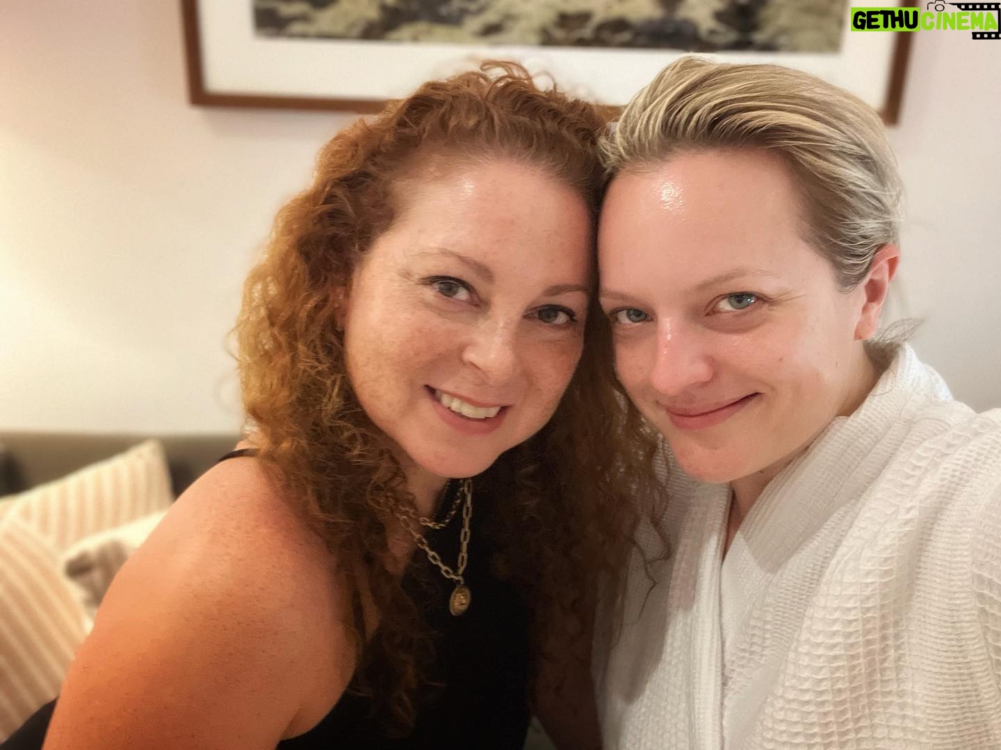 Elisabeth Moss Instagram - I so admire my friend and everything she’s accomplishing in life!! Love you @joannavargasnyc 💖