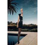 Elisabeth Moss Instagram - Comin’ for ya 😉 @ojacksoncohen Magazine: @harpersbazaarus Photographer: @yuliagorbachenko Fashion Editor: @menamorado Entertainment Director: @angcutt Hair: @marandahair Makeup: @rachelgoodwinmakeup Nails: @nailsbyemikudo @theinvisiblemanmovie #theinvisibleman