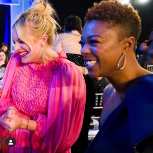 Elisabeth Moss Instagram - 💖💃🏼💖 @handmaidsonhulu #sagawards #handmaidstale