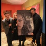 Elisabeth Moss Instagram - No @ojacksoncohen you cannot have another poster of me in your home... it’s just getting weird... 🤦🏼‍♀️ @theinvisiblemanmovie @glamouruk #leighwannell #theinvisibleman 🖤