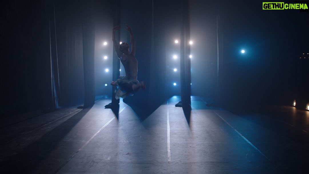 Elisabeth Moss Instagram - I had the great privilege and dream come true experience of collaborating with one of the most brilliant artists working today the choreographer @justin_peck on episode 2 this season… when I read that there was going to be a ballet in the script, he was the first and only person I thought of and I still can’t believe my luck that he said yes. He brought on board the stunning and gifted ballerina @devon.teusch who not only is a brilliant dancer but a brilliant actor as well and brought those skills to the performance. Everyone on set said it was their favorite day of filming they had ever had because we all just got to watch this beautiful performance all day. It was like a dream. Thank you so much to the both of you for bringing your artistry to the show and elevating everyone around you. And a special shout out to @jeanettedel who works with Justin, and was instrumental in helping to create this piece and bring it to the screen, @lk_costumes_ for this dream costume, and our prolific art dept led by our production designer @eliwilli2 and to @adrianacorne who took the reins on the creation of this spectacular set. And last but always first in my heart @nicdaleydp our cinematographer and @tomomenon our gaffer, and our camera operators @dinolaurenza and @brett_hurd 💙💙💙 @handmaidsonhulu #thehandmaidstale
