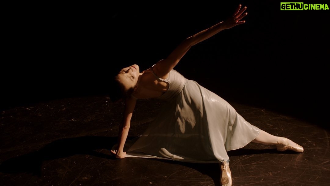Elisabeth Moss Instagram - I had the great privilege and dream come true experience of collaborating with one of the most brilliant artists working today the choreographer @justin_peck on episode 2 this season… when I read that there was going to be a ballet in the script, he was the first and only person I thought of and I still can’t believe my luck that he said yes. He brought on board the stunning and gifted ballerina @devon.teusch who not only is a brilliant dancer but a brilliant actor as well and brought those skills to the performance. Everyone on set said it was their favorite day of filming they had ever had because we all just got to watch this beautiful performance all day. It was like a dream. Thank you so much to the both of you for bringing your artistry to the show and elevating everyone around you. And a special shout out to @jeanettedel who works with Justin, and was instrumental in helping to create this piece and bring it to the screen, @lk_costumes_ for this dream costume, and our prolific art dept led by our production designer @eliwilli2 and to @adrianacorne who took the reins on the creation of this spectacular set. And last but always first in my heart @nicdaleydp our cinematographer and @tomomenon our gaffer, and our camera operators @dinolaurenza and @brett_hurd 💙💙💙 @handmaidsonhulu #thehandmaidstale