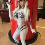 Elise Laurenne Instagram - this is what I'm wearing today! Thank you everyone for stopping by my booth for prints and pictures 💕 luv u all