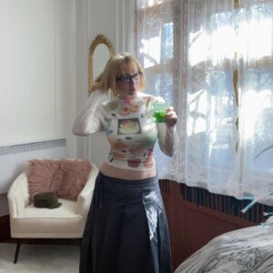 Elita Harkov Instagram - what’s your favourite type of tea? 🎼🫖🐾