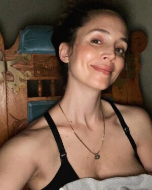 Eliza Dushku Instagram - Momming. Hi 😘