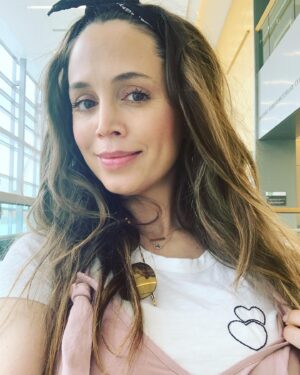 Eliza Dushku Instagram - 💞 3 wks  /- 👶🏻