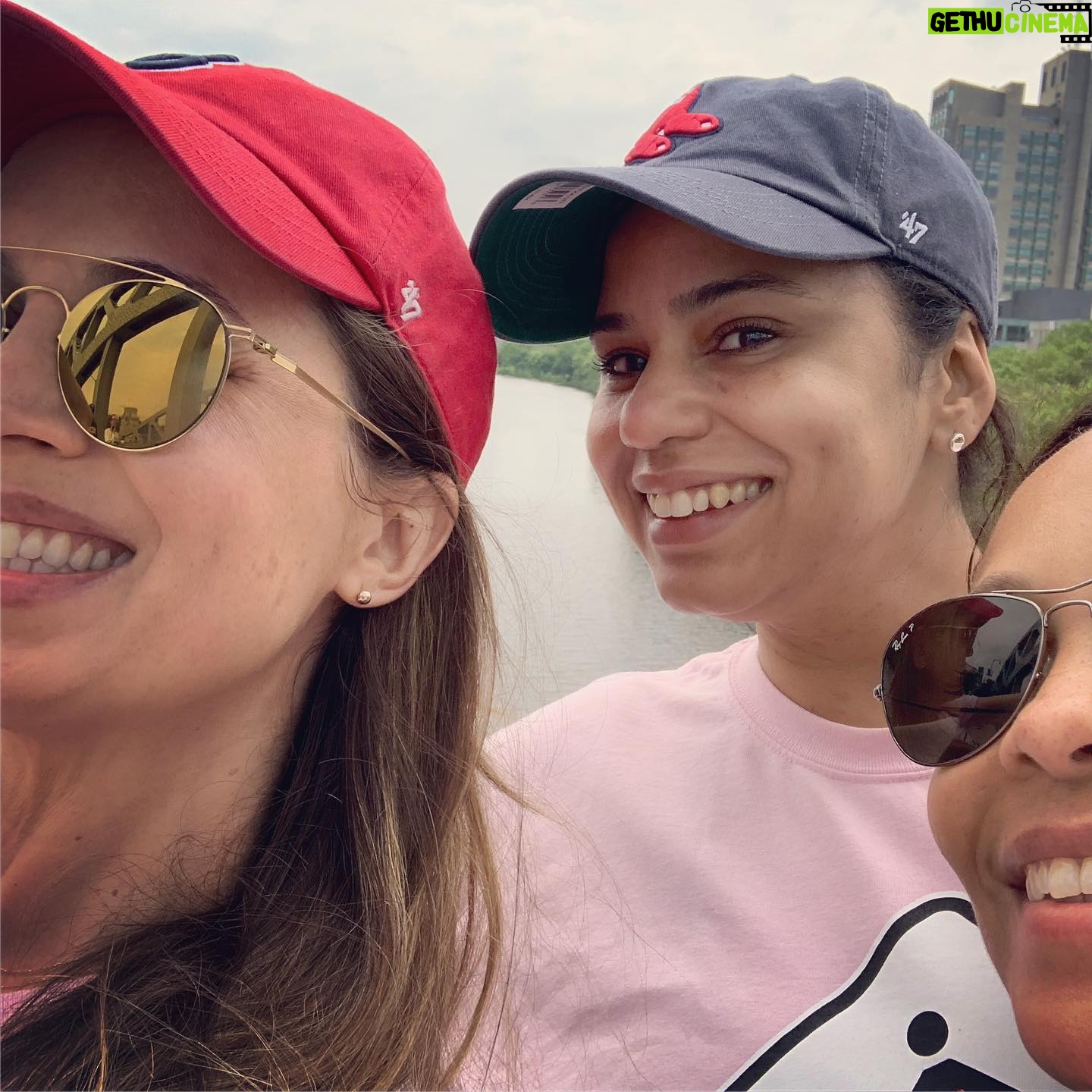 Eliza Dushku Instagram - Yassss, Team #Brenda #AIDSwalkBoston β€οΈπ§‘πππππΆπ»ββοΈπΆπΌββοΈππ»ββοΈππ»ββοΈ *Happy Pride Month!