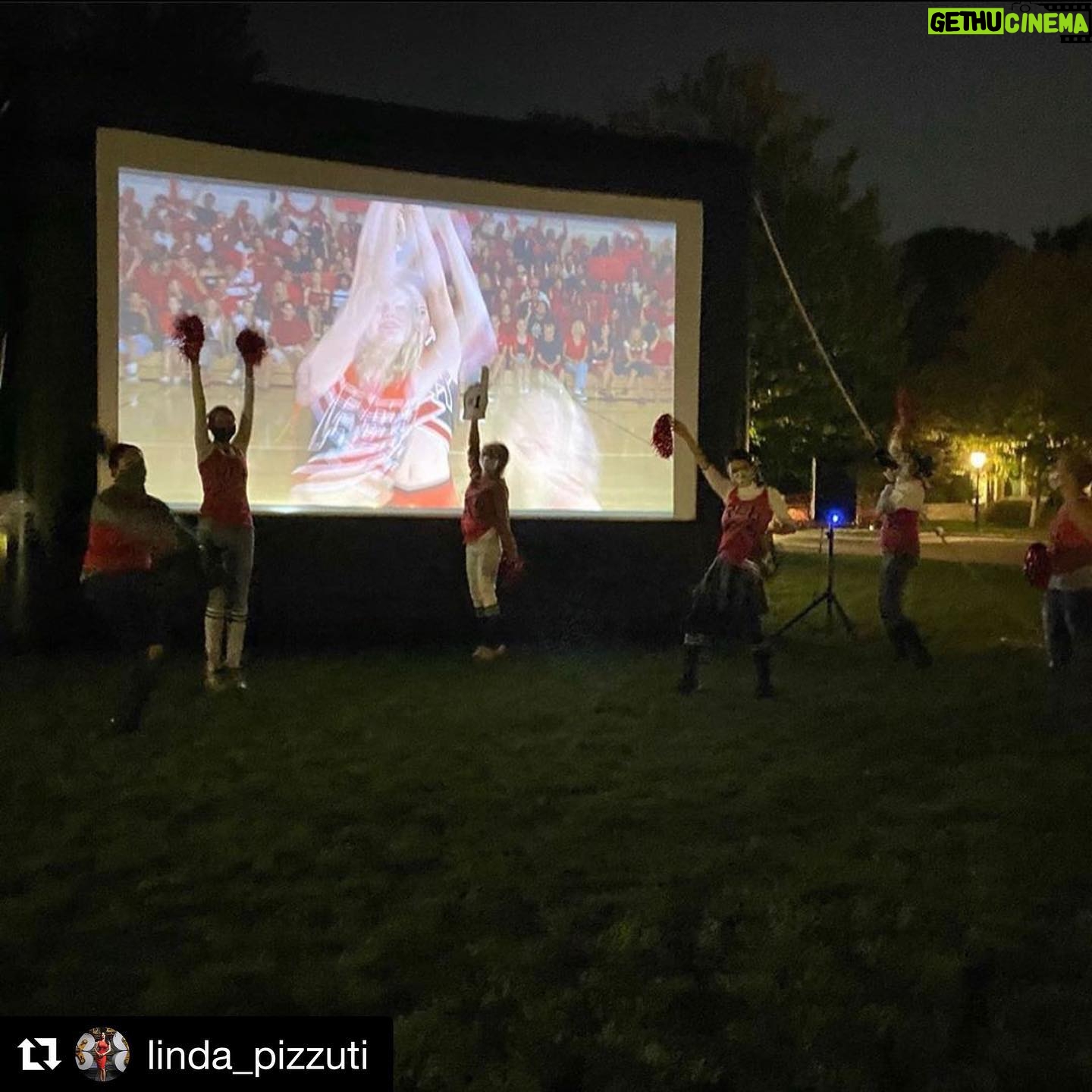 Eliza Dushku Instagram - When your #Boston squad/sister/mamas throw you a social-distanced 20 yr #BIO π£ cheer party #FC πβ€οΈπ»π #RCH @linda_pizzuti @tlortiz @arleninyahaira @missbiz @jhg215 @suebradyhartigan π―ββοΈππΌπ―ββοΈππ»π―ββοΈππ½ #ilovesyouladies
