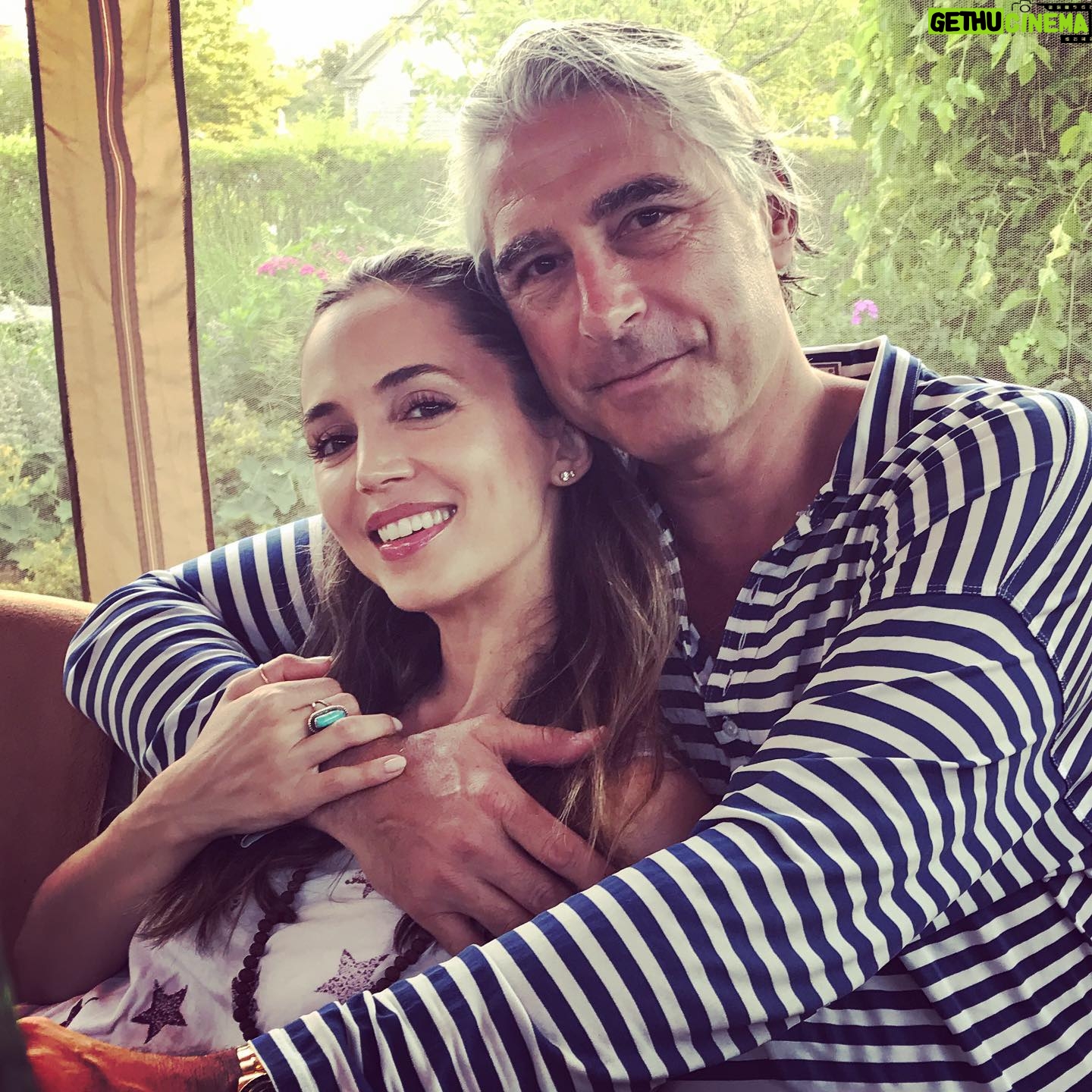 Eliza Dushku - 18.7K Likes - p.s.- Iβm entirely obsessed with my beautiful #husband / #babysdaddy heading into this Fatherβs Day wknd π₯°π #HappyAlmostFathersDay my #LOVE! & thank u universe ππ« #hitched #inlove #knockedup #soloved & #reallyfeelingit β₯οΈ @peter.palandjian β¨