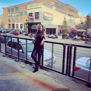 Eliza Dushku Instagram - My ♥️ is in #MN today.. 🥰 @peter.palandjian