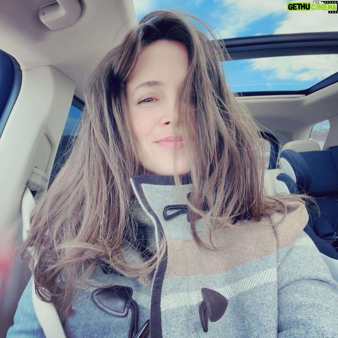 Eliza Dushku - 39.7K Likes - Easy βMom Lobβ @ hubs longtime salon/stylist @leonandcosalon by the lovely: Leon de Magistris (only 2nd cut since pandemic!) asked him to LOB ME..! Holy hair freedomπ π
Happy Holidays!
#bostonhairstylists #bostonhairstylist #bostonhair #LeondeMagistris ππ½ββοΈπ