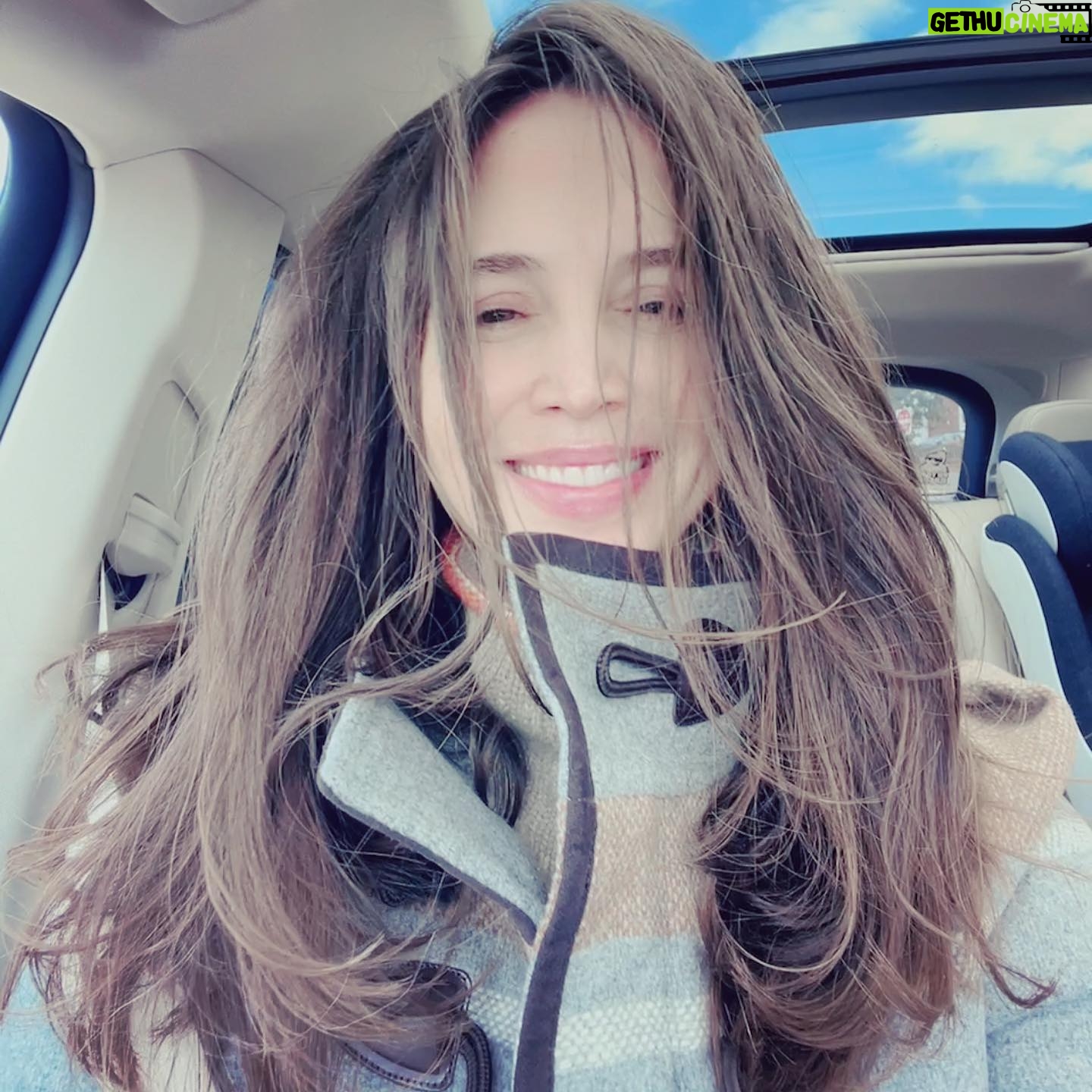 Eliza Dushku - 39.7K Likes - Easy βMom Lobβ @ hubs longtime salon/stylist @leonandcosalon by the lovely: Leon de Magistris (only 2nd cut since pandemic!) asked him to LOB ME..! Holy hair freedomπ π
Happy Holidays!
#bostonhairstylists #bostonhairstylist #bostonhair #LeondeMagistris ππ½ββοΈπ