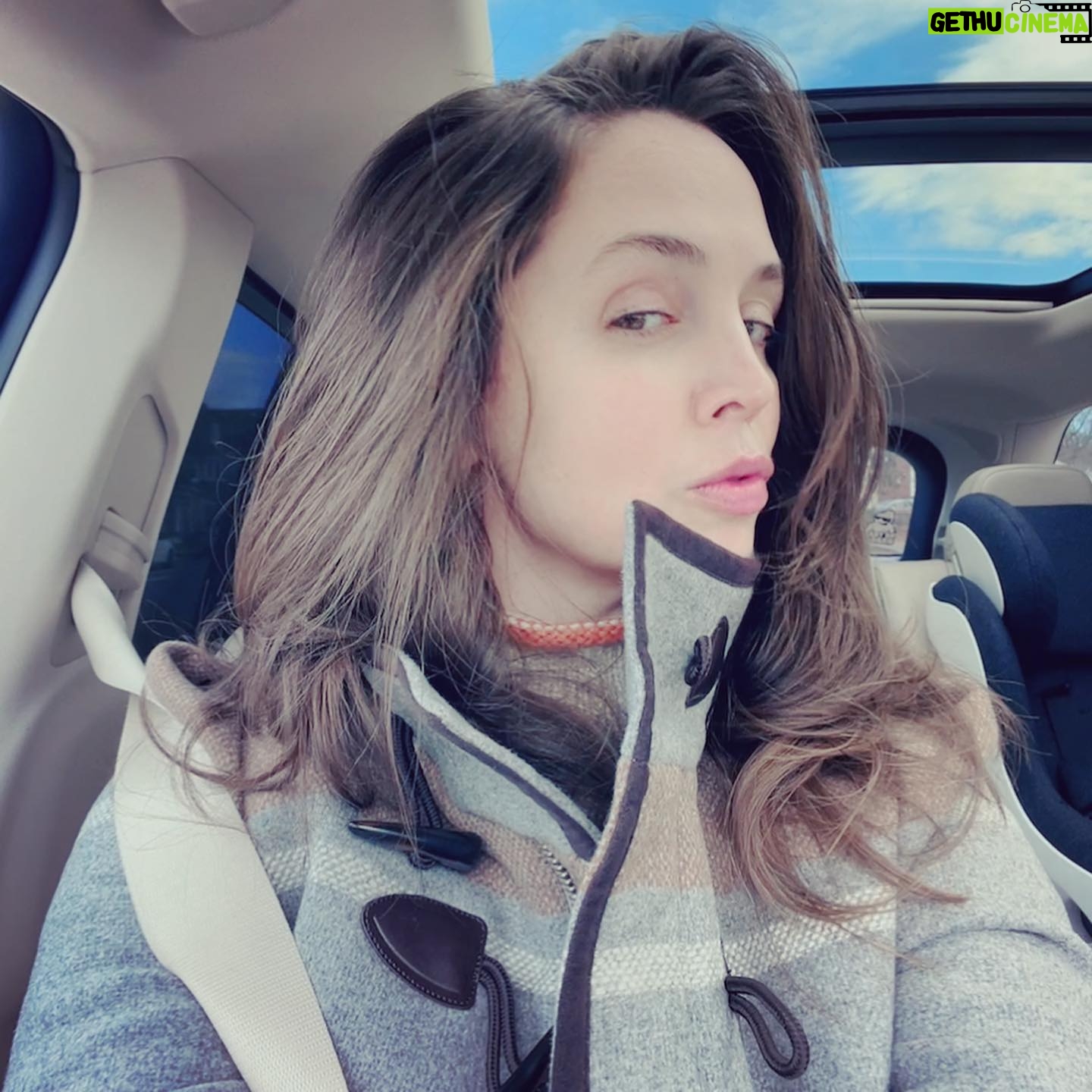 Eliza Dushku - 39.7K Likes - Easy βMom Lobβ @ hubs longtime salon/stylist @leonandcosalon by the lovely: Leon de Magistris (only 2nd cut since pandemic!) asked him to LOB ME..! Holy hair freedomπ π
Happy Holidays!
#bostonhairstylists #bostonhairstylist #bostonhair #LeondeMagistris ππ½ββοΈπ