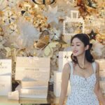 Eliza Sam Instagram – Little bit cold… can you tell?😺🤍
.
.
.
.
@K11MUSEA @Dior #K11MUSEA 
Dress by @mrselfportrait @lanecrawford