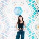 Eliza Sam Instagram - The more we let our lights shine, the more love and light we see in the world around us. This is a quote I found online🤪- do you think it’s true? I want to agree with this, because I find that the more I open my heart, the more I am able to connect with people and community. The way I see it is- nowadays it’s so easy to put yourself out there, which can be a good and bad thing at the same time. Any thoughts on this?🤗