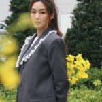 Eliza Sam Instagram – Some people think it’s a waste of money to buy flowers, but I think that the joy they bring is worth something too🌻
What do you think?⬇️