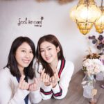 Eliza Sam Instagram - When it comes to doing my makeup, I really feel that the shape of the brows really sets the tone and mood for the look. I like my brows to be full, refined, but also soft🪶 for a feminine look🌸. That’s why I “趁新年前”🙌🏻went to @feelsocoolmakeup to do「霧眉」! Coco先為我度身設計適合我嘅眉形，the過程無痛👍🏻，最重要是效果非常自然(which is super important to me🙌🏻)。個眉形修得好靚，而家就算素顏都一樣精精神神 😍 so I’m super滿意, thank u so much♥️! #飄眉 #霧眉 #飄加霧眉 #香港整眉 #半永久化妝 #自然眉 #好自然 #feelsocool