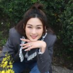 Eliza Sam Instagram – Some people think it’s a waste of money to buy flowers, but I think that the joy they bring is worth something too🌻
What do you think?⬇️