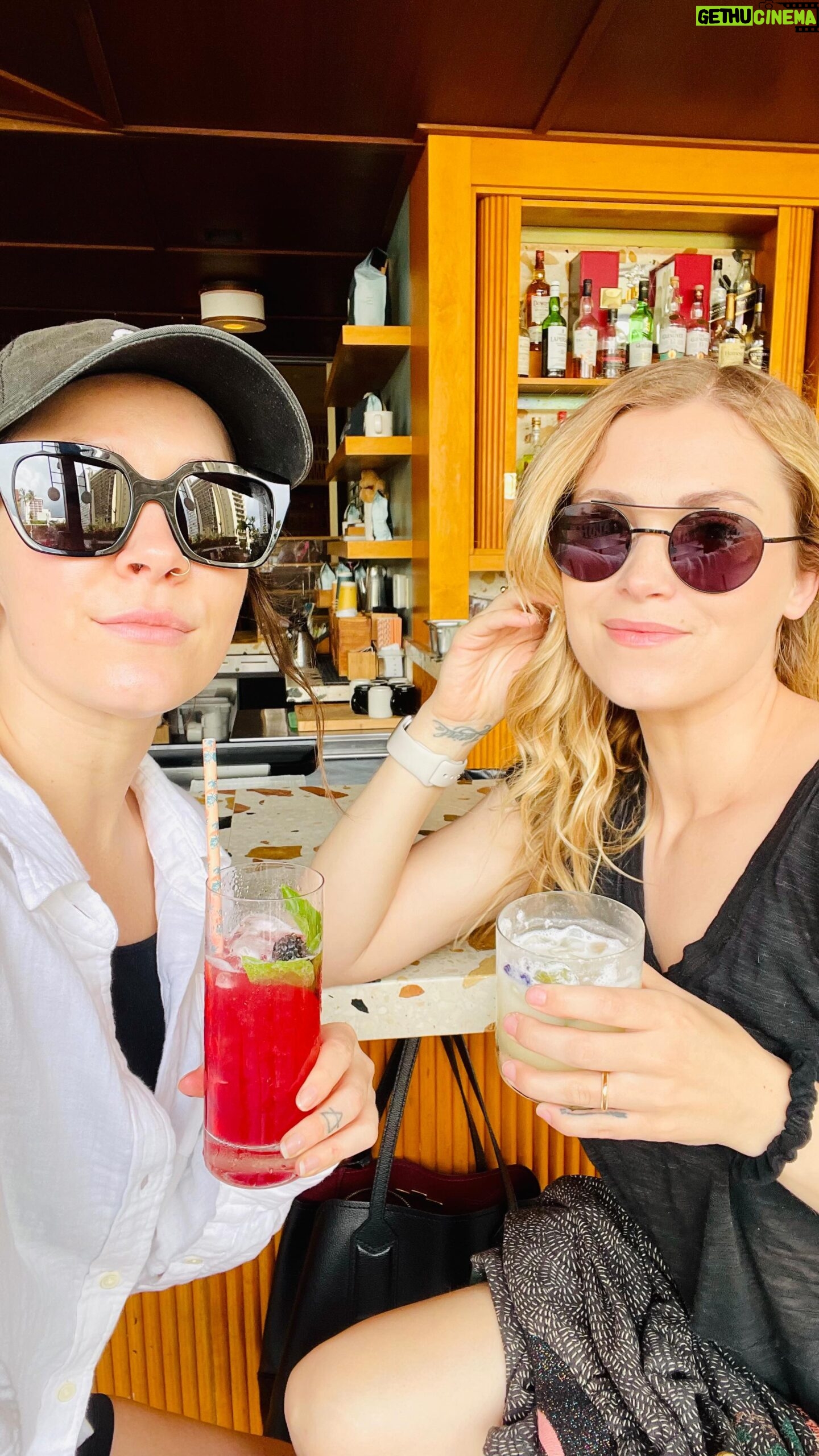 Eliza Taylor Instagram - The last of my Hawai’i spam!!!! But this one is all food porn from The Hideout at @laylowwaikiki 🙌 In answer to your question - Yes I am still full… a week later 😂🌮🍹#gifted #ad
