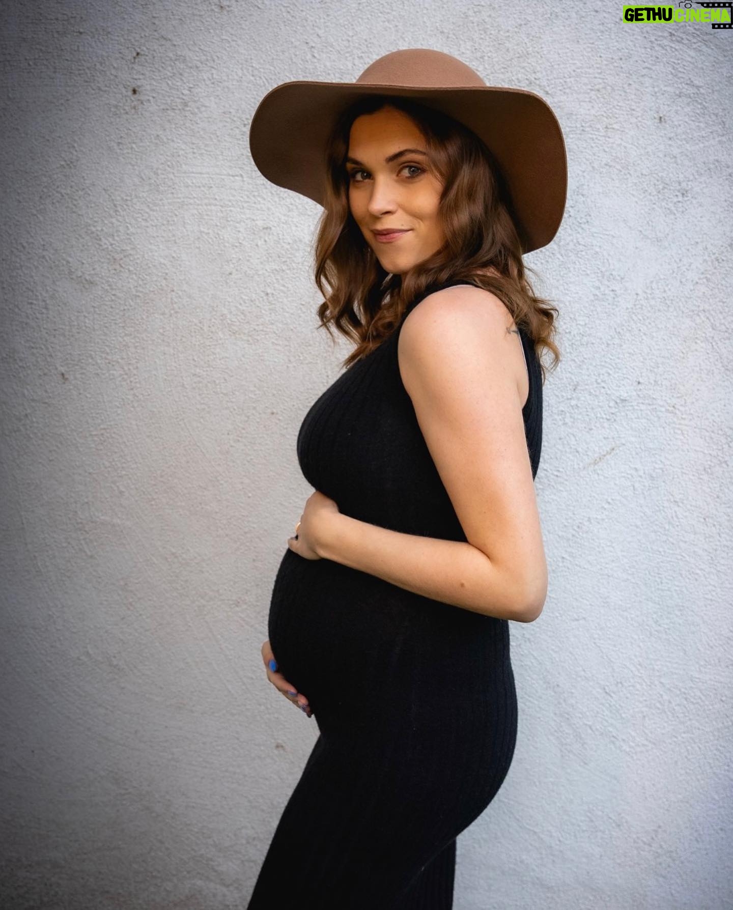 Eliza Taylor - 837.1K Likes - 🐣🥰🍼