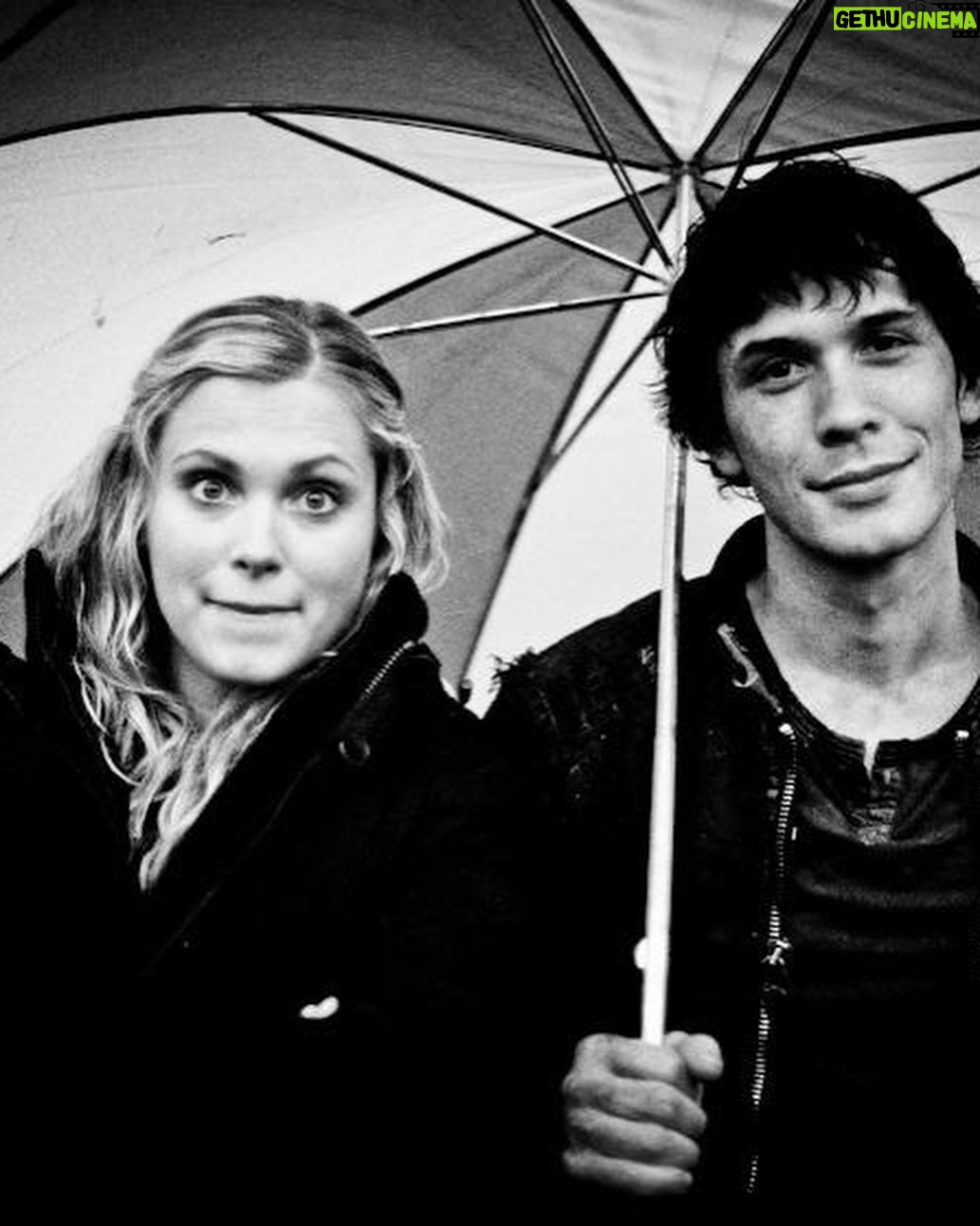 Eliza Taylor - 679.5K Likes - Three years ago today we stood atop a big green mountain and said “I do” to a life of loving one another. So much has happened in those three years. Fires burnt through our homeland, a pandemic shut down the world, and we had a beautiful baby boy. Through it all, our love has only grown stronger. You are a wonderful father and a spectacular husband. Henry and I are so lucky. We love you!! Happy anniversary x