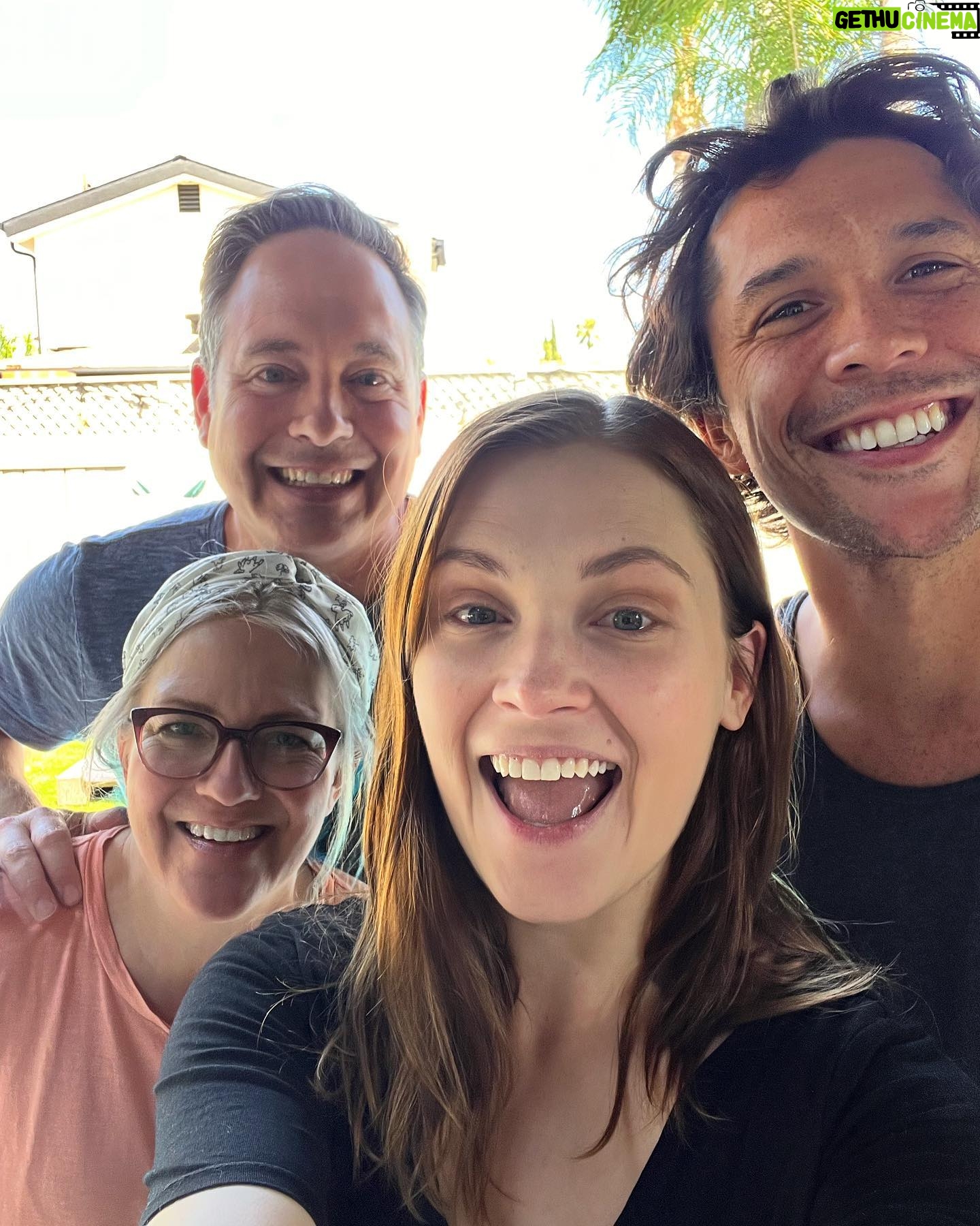 Eliza Taylor Instagram - Happy Birthday @drlawyercop 🎉♥️ We love you, even if you did beat us at dominion.