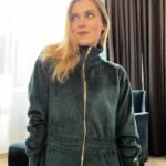 Eliza Taylor Instagram - SO INCREDIBLY EXCITED to be a #fableticspartner 👏🥳 I’ve been wearing @fabletics for a long time, so this feels like the perfect fit! I’ll tell ya what else is the perfect fit - this cozy cord zip onesie! (See what I did there?) There is currently 80% off for new VIPs! Get yours today 😘