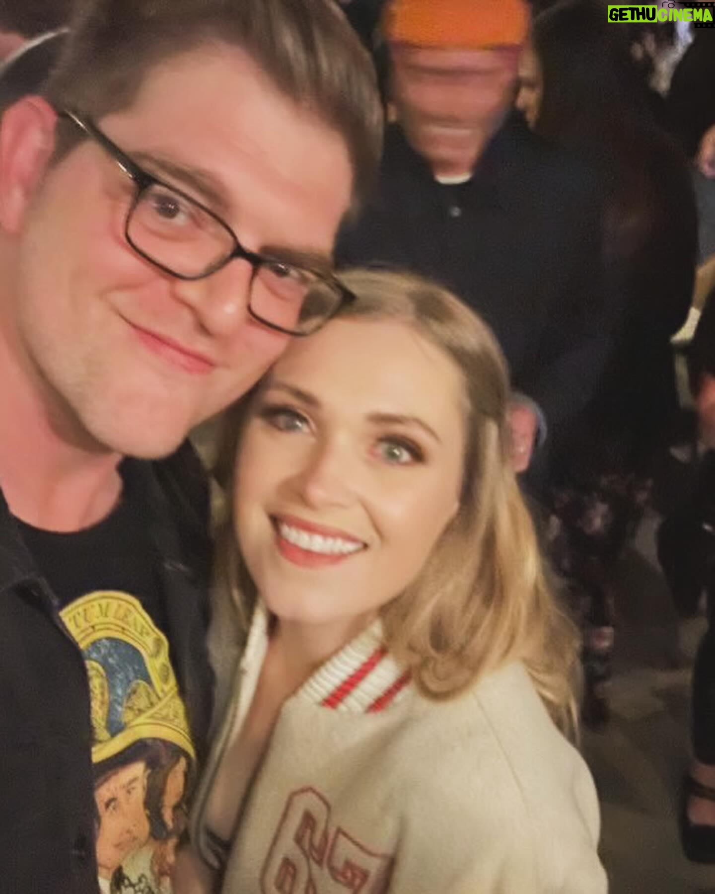 Eliza Taylor Instagram - Oh what a night πΆπ₯³ππΌβ€οΈ #quantumleap #wrapparty