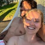 Eliza Taylor Instagram - Shiny Happy People ☀️🌴💕