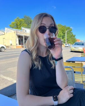 Eliza Taylor Instagram - Breakky with the best 😍