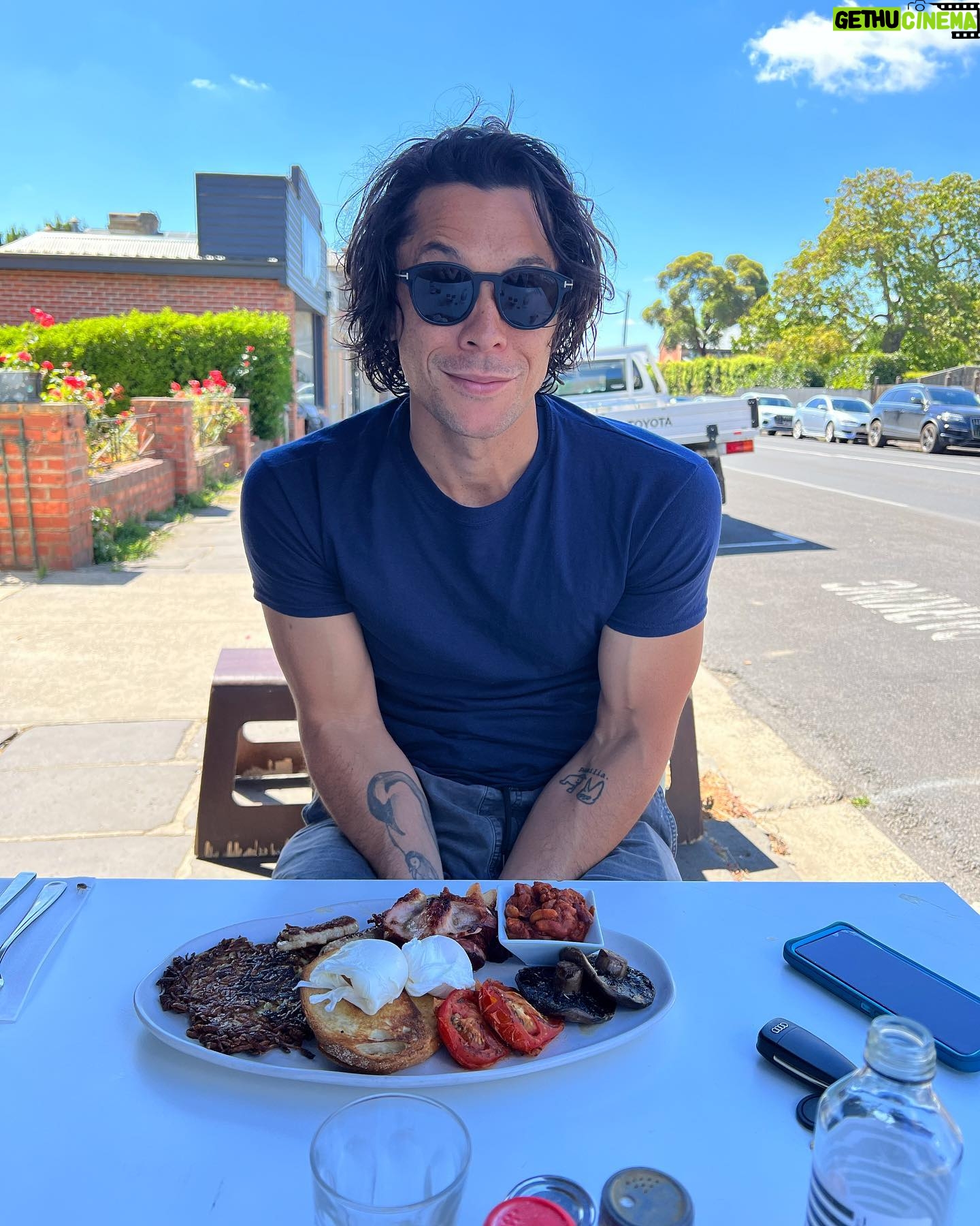 Eliza Taylor - 356.2K Likes - Breakky with the best 😍