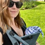 Eliza Taylor Instagram - #momming ✌️