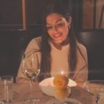 Elizabeth Gillies Instagram – Perfect woodsy weekend celebrating THE @samlkirsch ✨