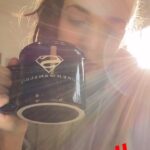 Elizabeth Henstridge Instagram - I DIRECTED @cwsupermanandlois AND THE EPISODE AIRS TODAY wut whaaaaat!! A dream job on a dream show with a DREAM cast and crew. 🦹🏻‍♀️ tonight on the @thecw 🦹🏻‍♀️