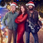 Elizabeth Hurley Instagram - Shooting the poster for Christmas in Paradise with the heavenly @mrkelseygrammer and glorious @billyraycyrus ❤️❤️❤️❤️ Now available on @appletv @amazonprime @googlepay