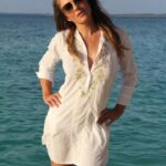 Elizabeth Hurley Instagram - Yeehaaa. My favourite Gold Leaf shirt is back in stock. Link in bio 💗