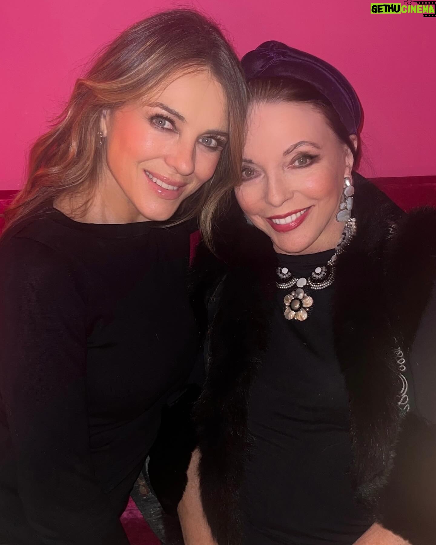 Elizabeth Hurley Instagram - Having fun with @joancollinsdbe who came to stay with us in the country before treating us all to her fab-u-lous show to promote her brilliant new memoir Behind the Shoulder Pads 🩷❤️🩷❤️🩷❤️