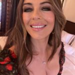 Elizabeth Hurley Instagram - #girlsnight @estellemanor 💗💗