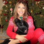 Elizabeth Hurley Instagram - Shivraj and Minnie are making the most of the last day of the Christmas decorations 😘🎄