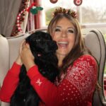 Elizabeth Hurley Instagram - Shivraj and Minnie are making the most of the last day of the Christmas decorations 😘🎄