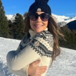 Elizabeth Hurley Instagram - On Top of the World #stmoritz Loving 2024 ❤️