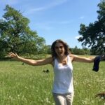 Elizabeth Hurley Instagram - How lucky we are to live in this glorious world. Happy #earthday Let’s try harder to look after it 🩷🩷🩷