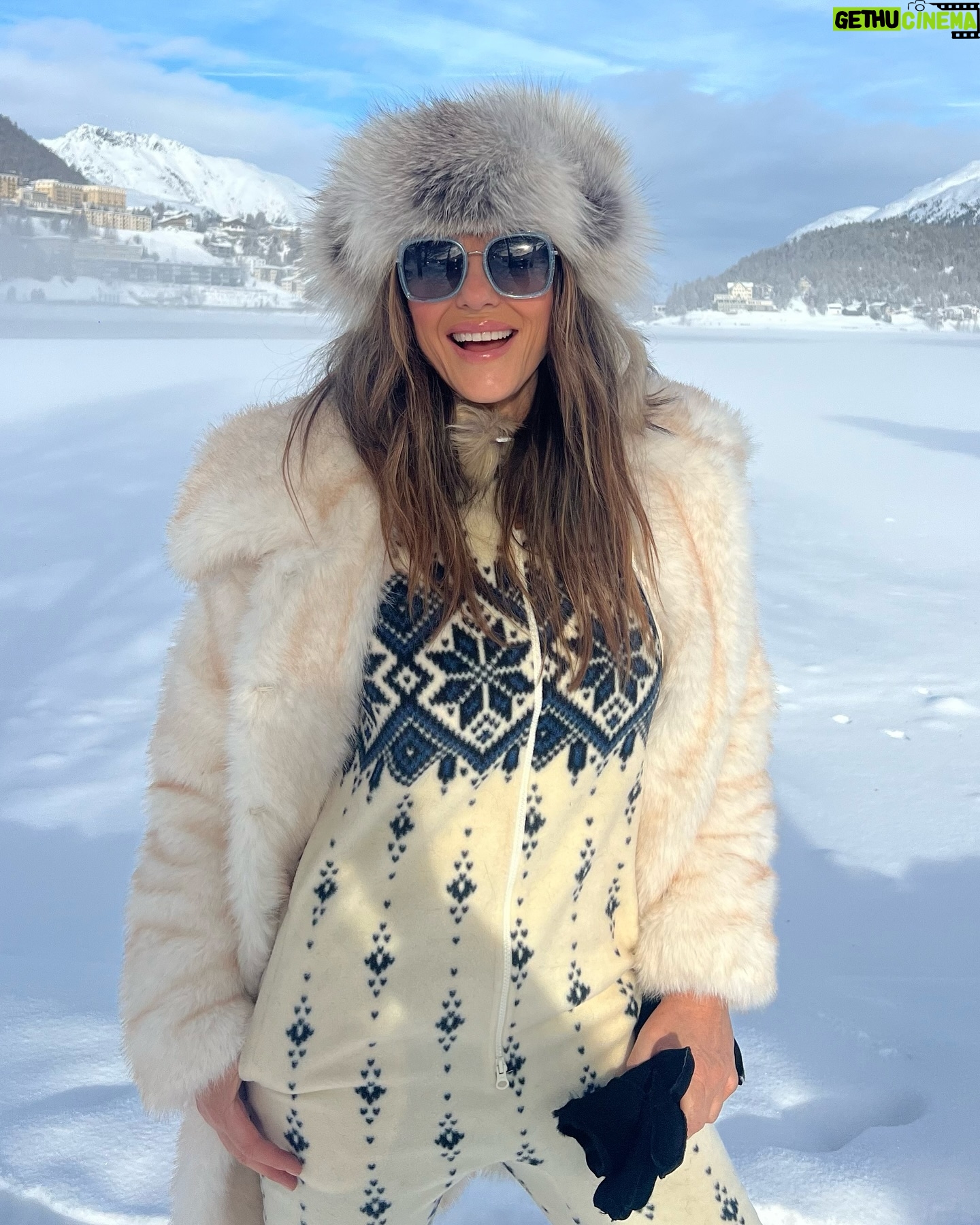 Elizabeth Hurley Instagram - Austria here I come…. on my way to @vivamayrmariawoerth where I hope to learn more about trying to get as healthy as possible. I first visited this clinic in 2010 and, even though it’s quite tough there, I always feel a whole heap better by the end. Will report back ❤️ (PS the fur I’m wearing is fake and from Zara!)