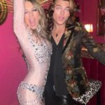 Elizabeth Hurley Instagram - A bittersweet goodbye to 2022, a year of both extremely happy and deeply sad memories. Here’s to 2023 and hoping everyones dreams come true ❤️❤️