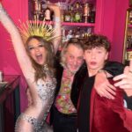 Elizabeth Hurley Instagram - A bittersweet goodbye to 2022, a year of both extremely happy and deeply sad memories. Here’s to 2023 and hoping everyones dreams come true ❤️❤️