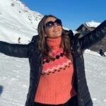 Elizabeth Hurley Instagram - Wondrous Winter Wonderland 💗💗💗