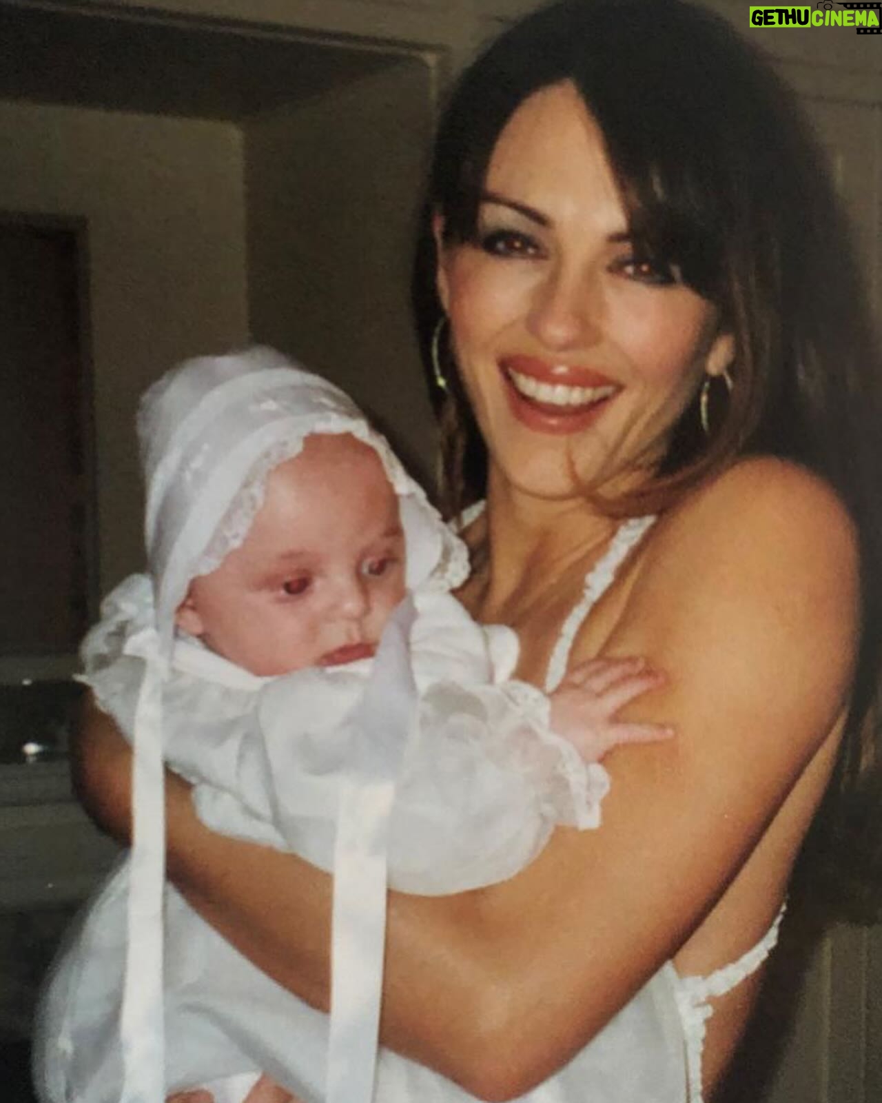 Elizabeth Hurley Instagram - Happy 22nd birthday to my wonderful baby boy. I love you @damianhurley1 ❤️❤️❤️