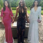 Elizabeth Hurley Instagram - Family, friends & doggies- perfect weekend 💗